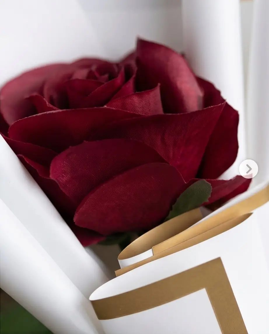 Single Rose Bouquet - Image 4